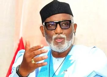 Akeredolu Berates Federal Government Over Permission for Non-state Actors to Carry Weapons