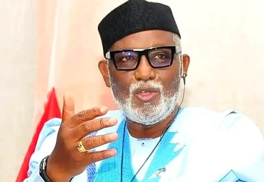 Akeredolu Berates Federal Government Over Permission for Non-state Actors to Carry Weapons