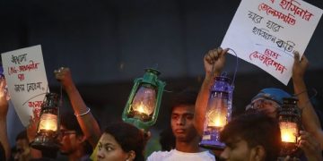 Bangladesh Close Schools to Reduce Office Hours