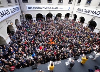 Brazilians Protest for Democracy