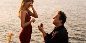  Dane Cook Engages Girlfriend