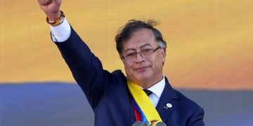 Ex rebel Fighter Sworn-in as Colombia’s President