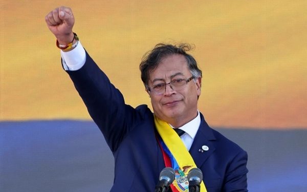Ex rebel Fighter Sworn-in as Colombia’s President