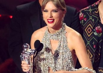 Taylor Swift Announces New Album