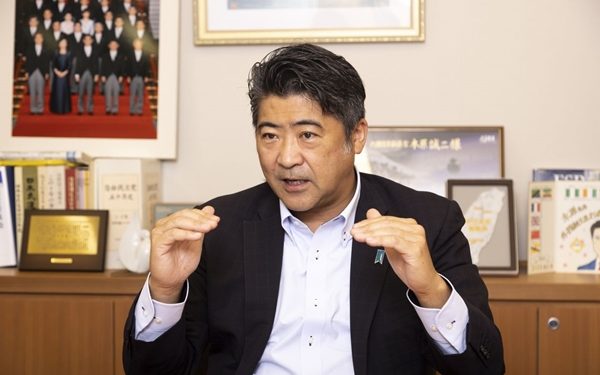 Japan to Relax Border Control to Boost Economy