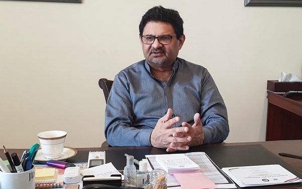 Pakistan’s Finance Minister Set to Resign