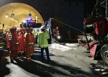Quarantine Bus Crashes in CHINA