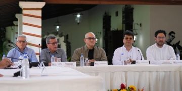 Colombia to re-establish peace talks with rebel group