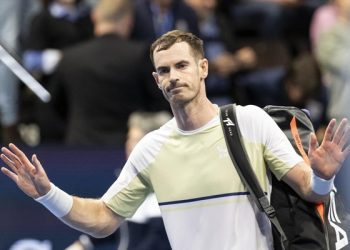 Murray Knocked out of Swiss Indoors by Agut