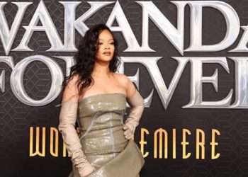 Rihanna Releases Solo Single