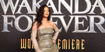 Rihanna Releases Solo Single