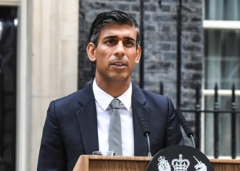 UKs PM Vows to Reunite Country