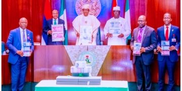 Buhari Unveils Re-Designed Naira Notes