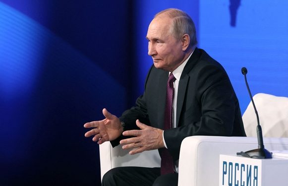 Indonesia Resists Pressure to Withdraw Putin’s G20 Invitation