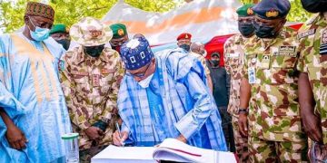 Buhari Urges Retired Soldiers to Help Tackle Insecurity