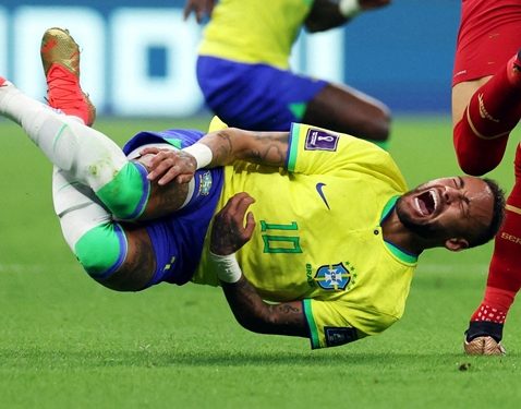 Neymar Returns from Injury