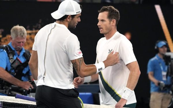 Murray Beats Berrettin in the First Round of the Australian Open