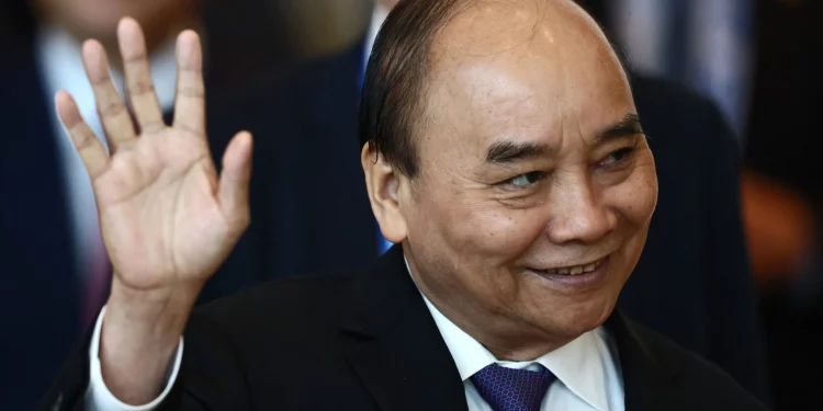 Vietnam President Tenders Resignation