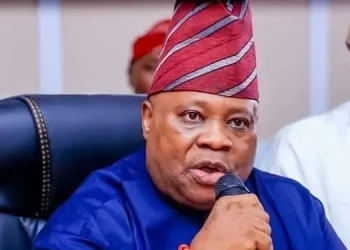 Adeleke Issues Warning to Banks Over New naira Notes