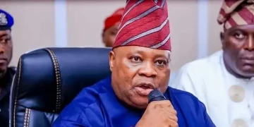 Adeleke Issues Warning to Banks Over New naira Notes