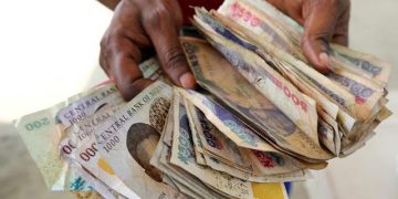 CBN Insists on Buhari’s Directive on naira Policy